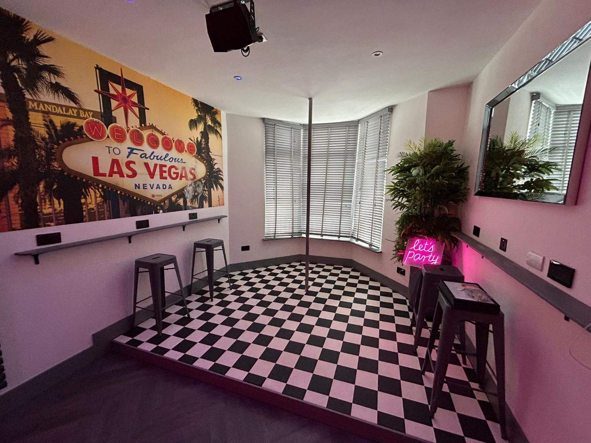 The White House Vegas Suites 黑潭 外观 照片