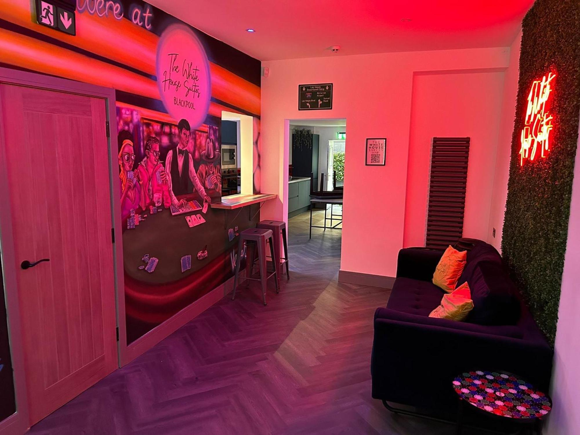 The White House Vegas Suites 黑潭 外观 照片