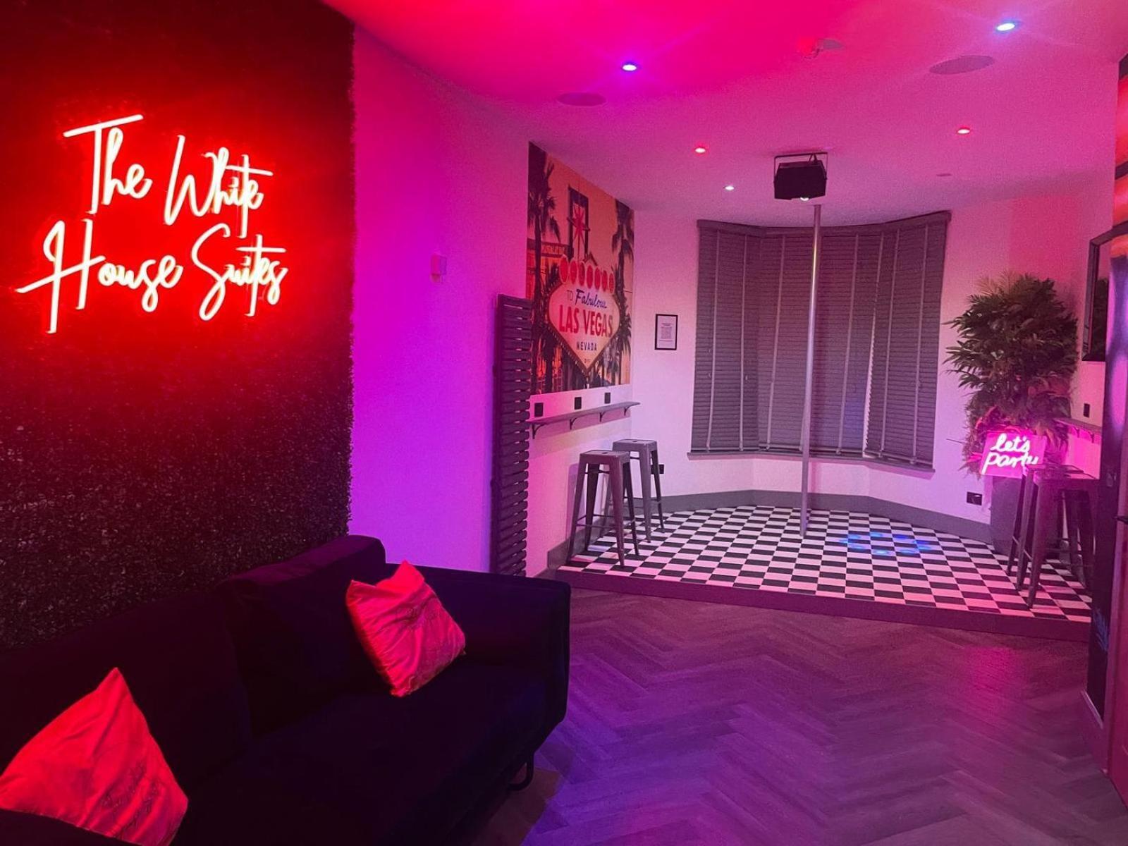 The White House Vegas Suites 黑潭 外观 照片